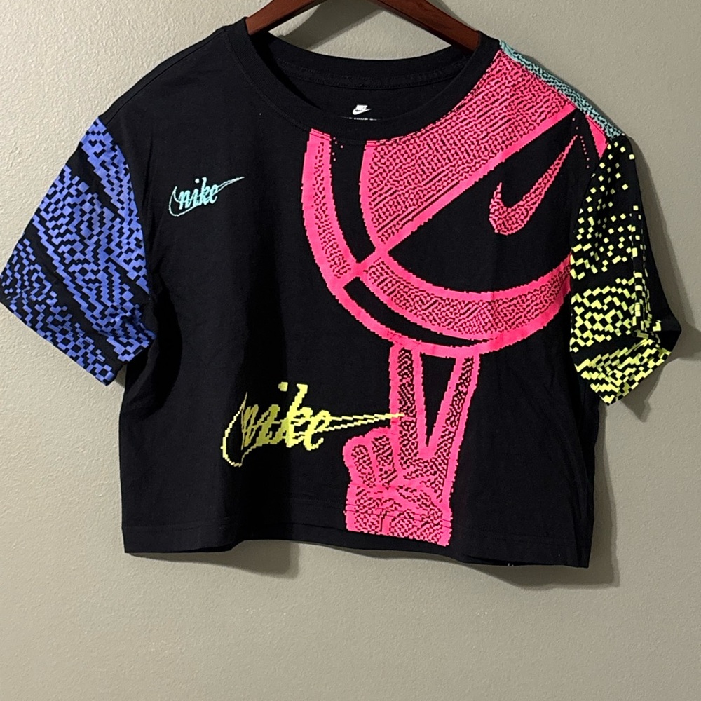 Nike Multicolor Graphic Cropped Tee